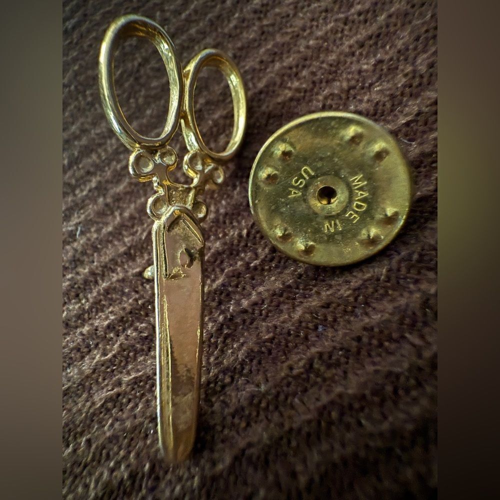 Vintage Gold-Tone Scissors Pin – Made in USA - Picture 7 of 17